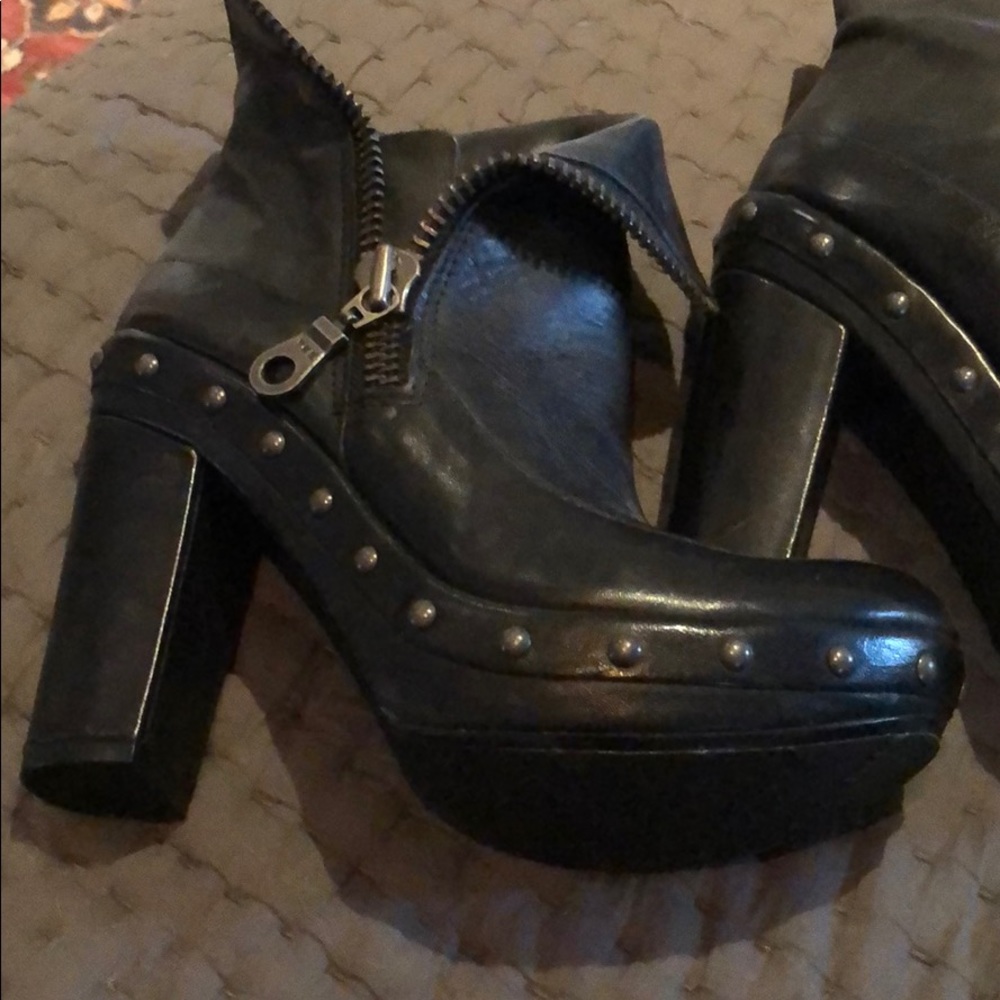 Booties - Picture 4 of 5